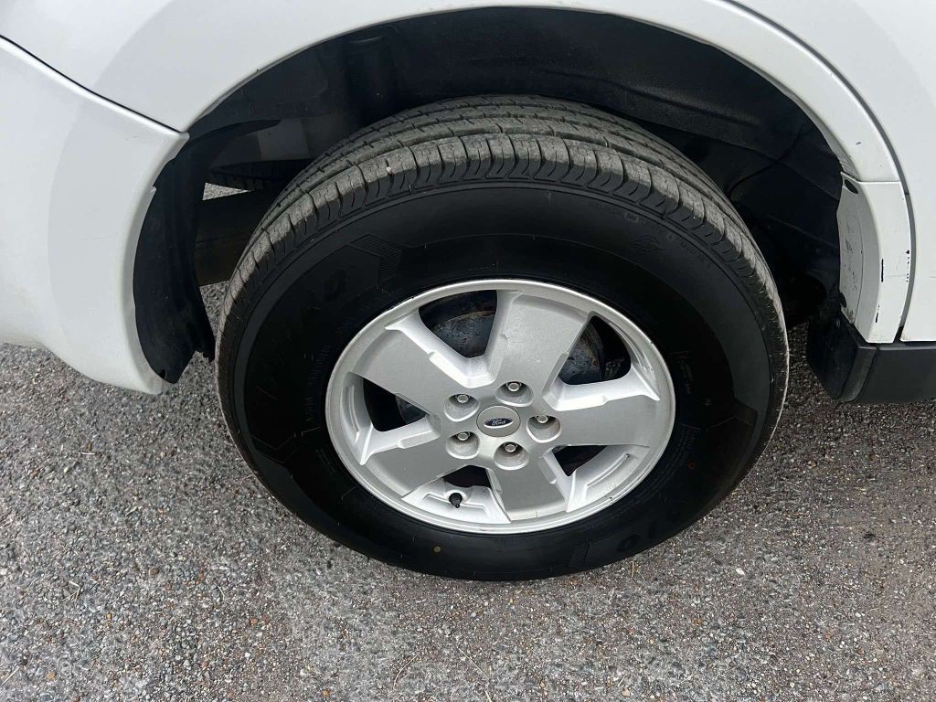 2010 Ford Escape Image 9