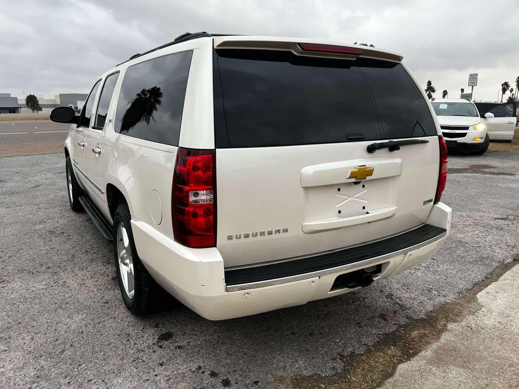 2012 Chevrolet Suburban Image 5