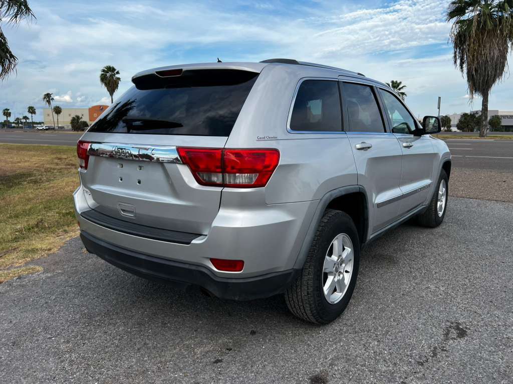 2011 Jeep Grand Cherokee Image 4