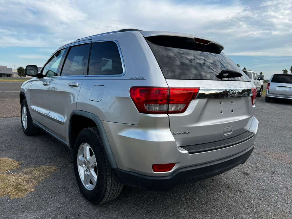 2011 Jeep Grand Cherokee Image 5