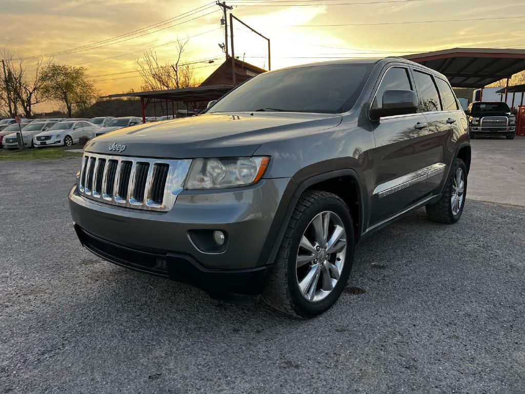 2012 Jeep Grand Cherokee Image 2