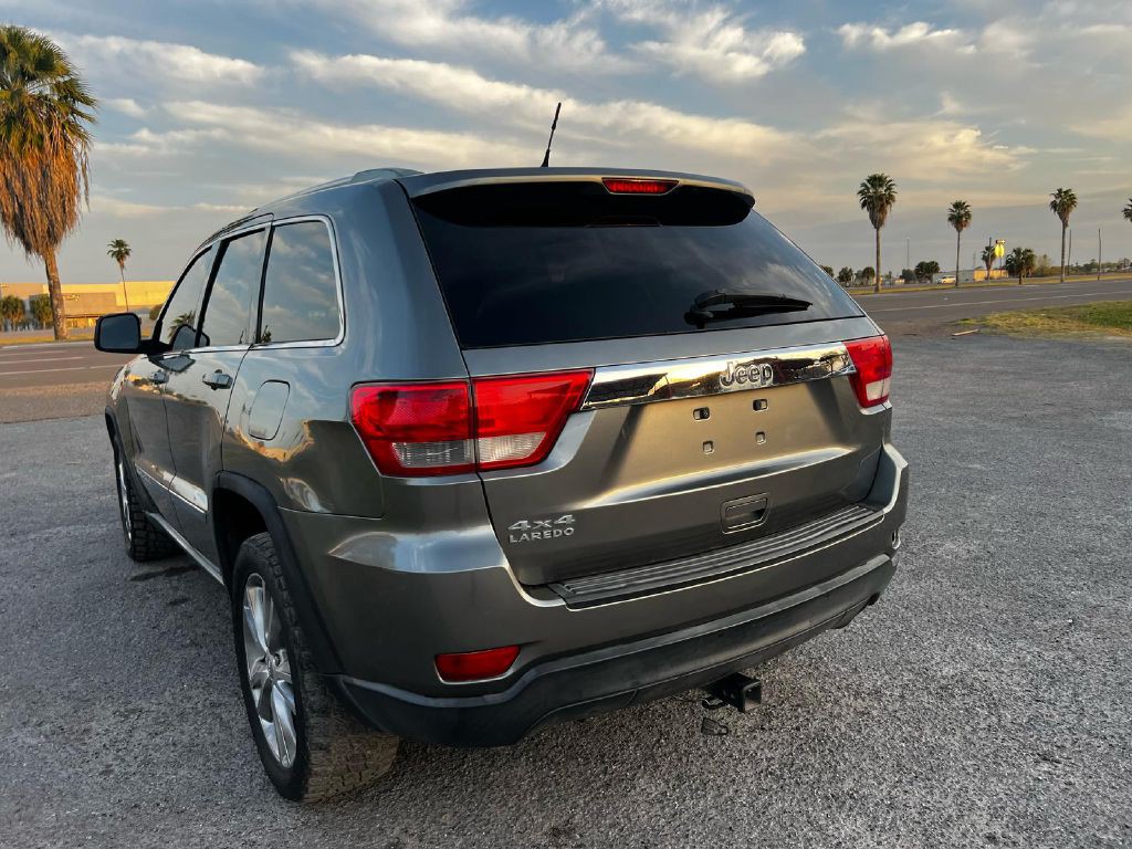 2012 Jeep Grand Cherokee Image 4