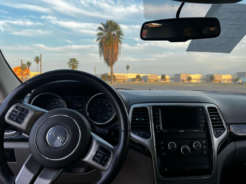 2012 Jeep Grand Cherokee Image 6