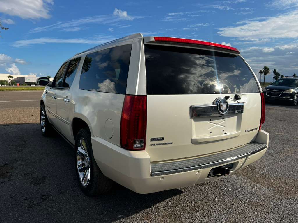 2009 Cadillac Escalade Image 3