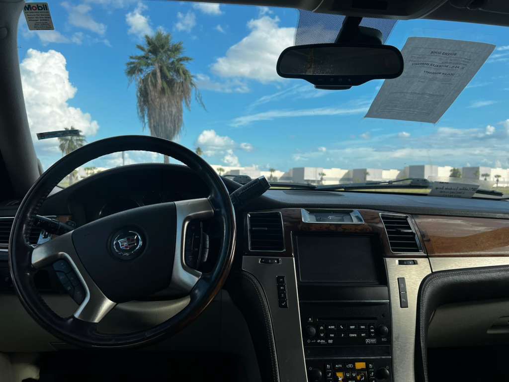 2009 Cadillac Escalade Image 5