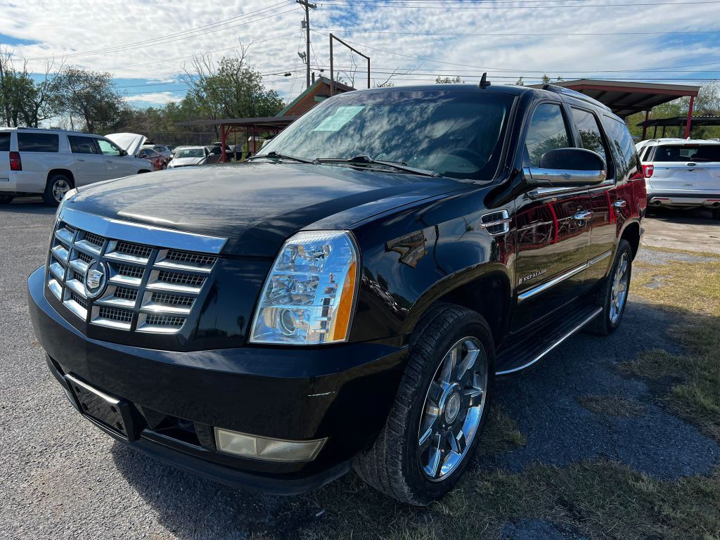 2008 Cadillac Escalade Image 2