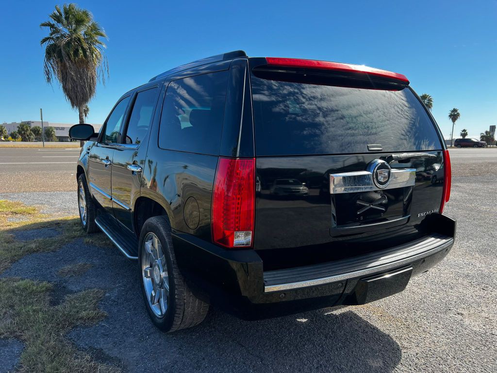2008 Cadillac Escalade Image 3