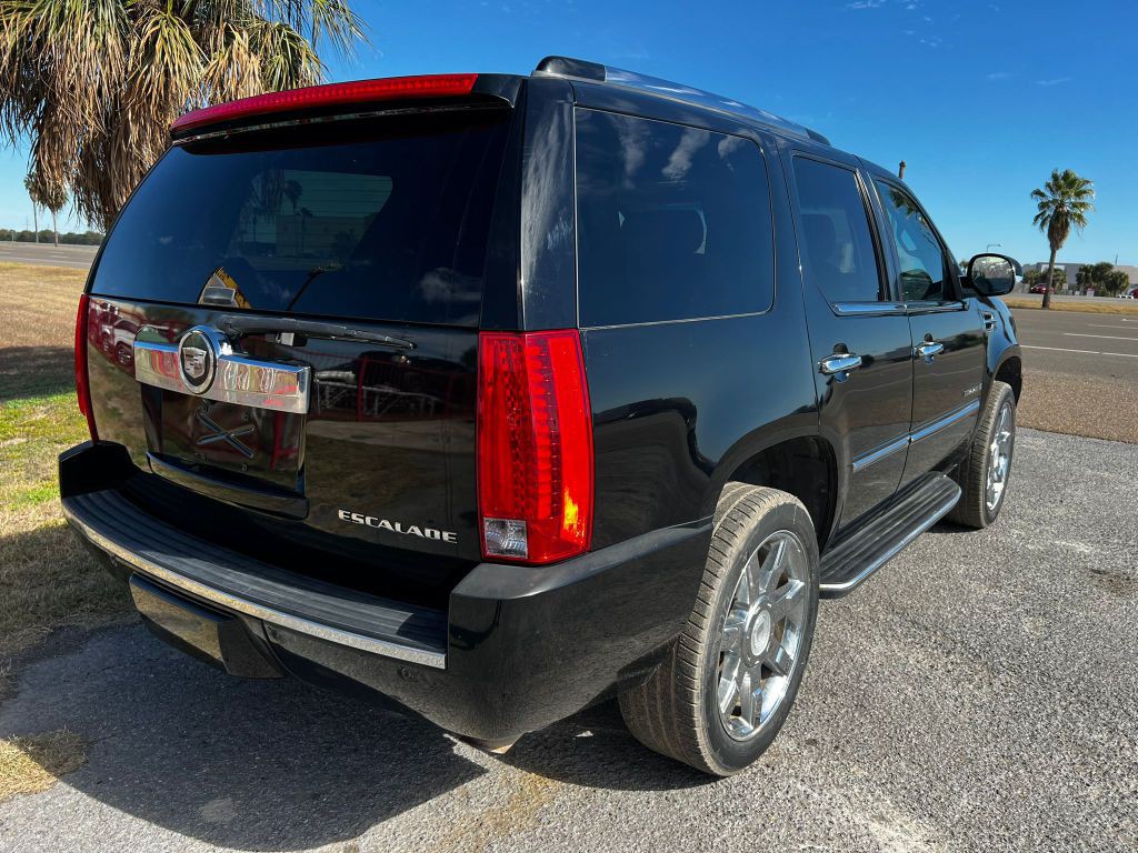 2008 Cadillac Escalade Image 4