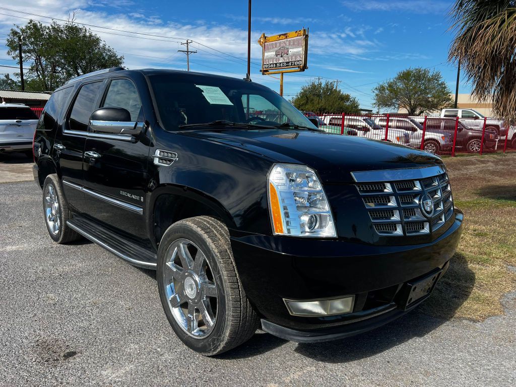 2008 Cadillac Escalade Image 2