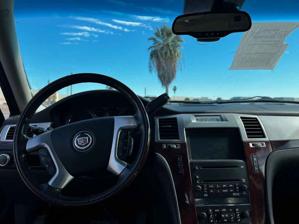 2008 Cadillac Escalade Image 6
