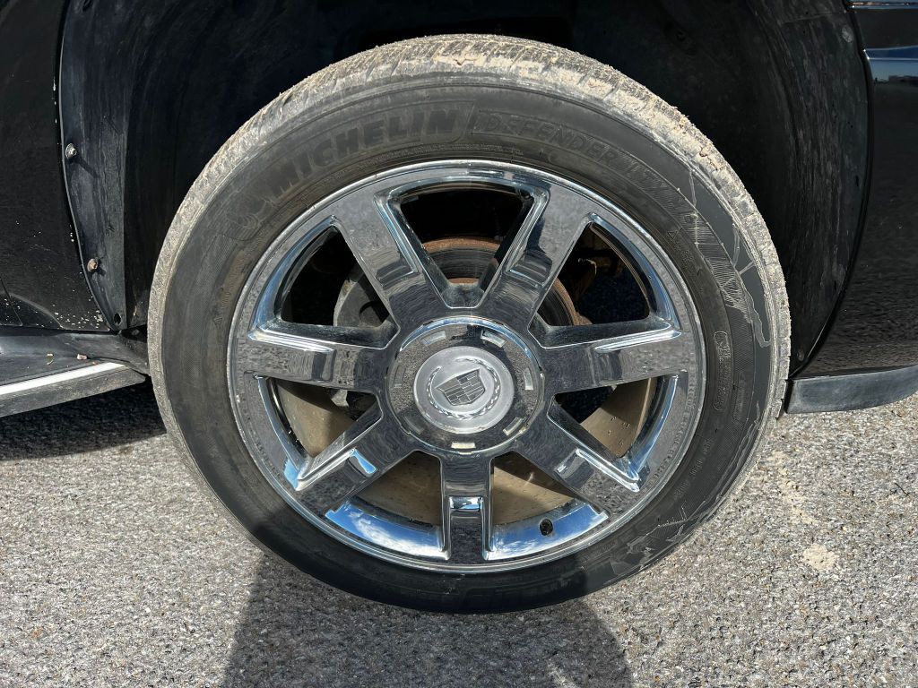 2008 Cadillac Escalade Image 10
