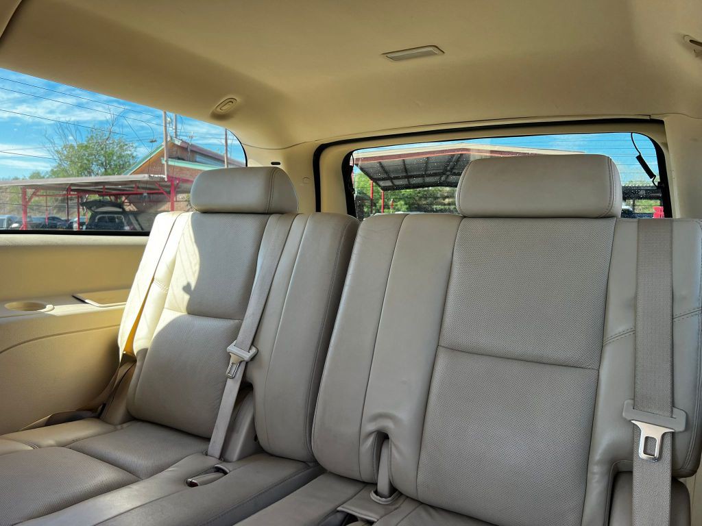 2007 Cadillac Escalade Image 8