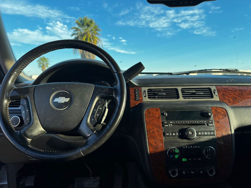 2008 Chevrolet Avalanche Image 6