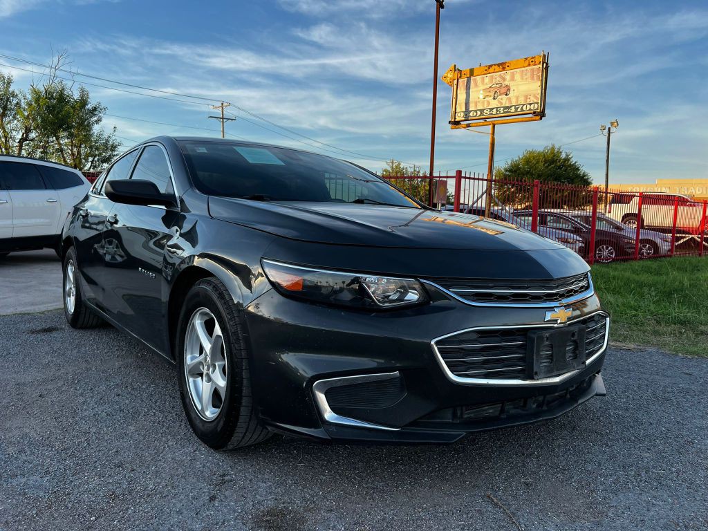 2017 Chevrolet Malibu Image 2