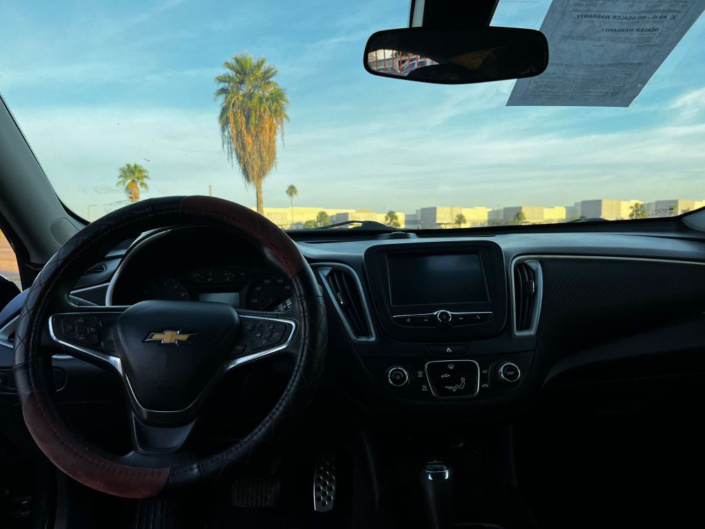 2017 Chevrolet Malibu Image 5