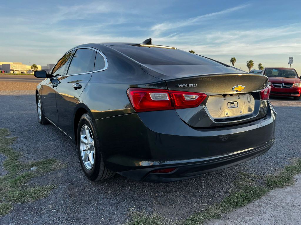 2017 Chevrolet Malibu Image 4