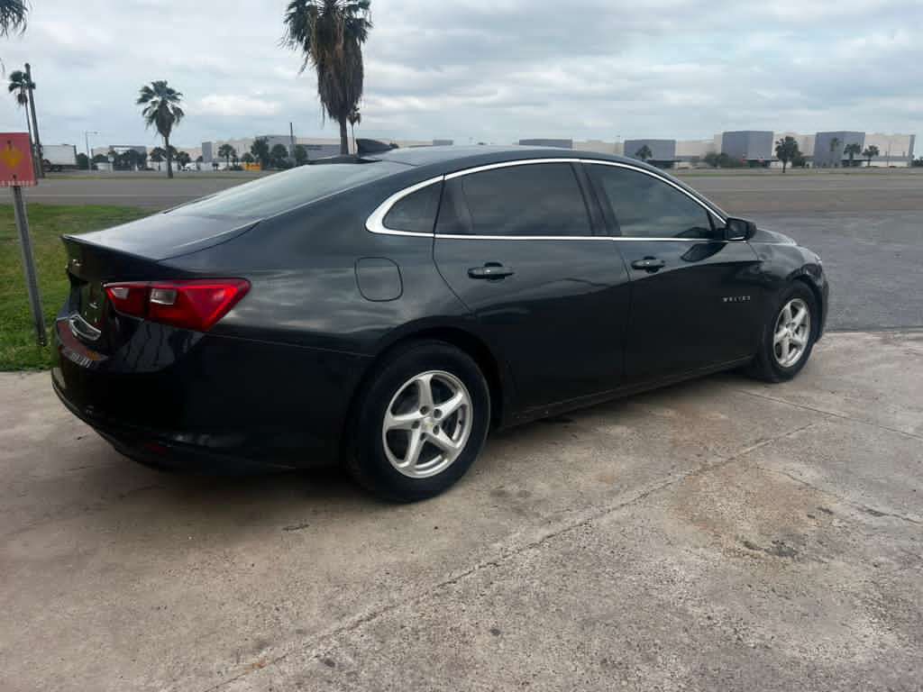 2017 Chevrolet Malibu Image 5
