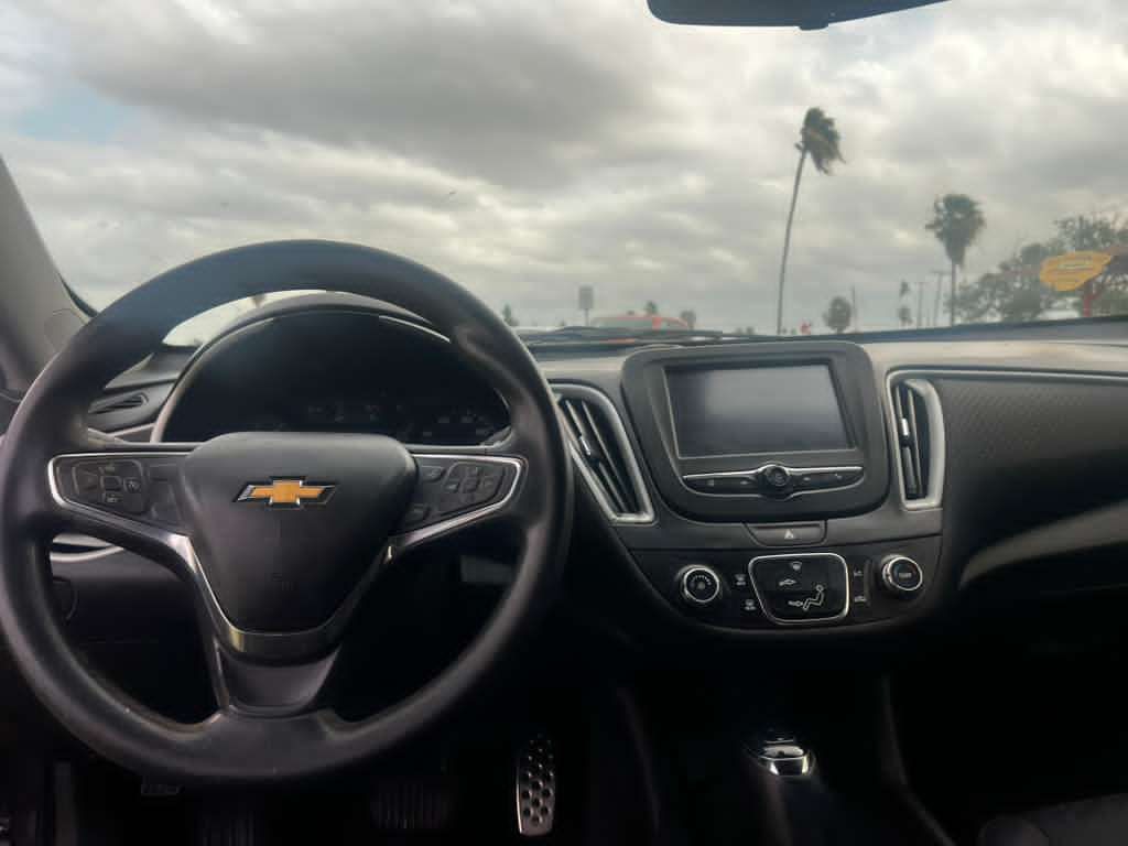 2017 Chevrolet Malibu Image 6