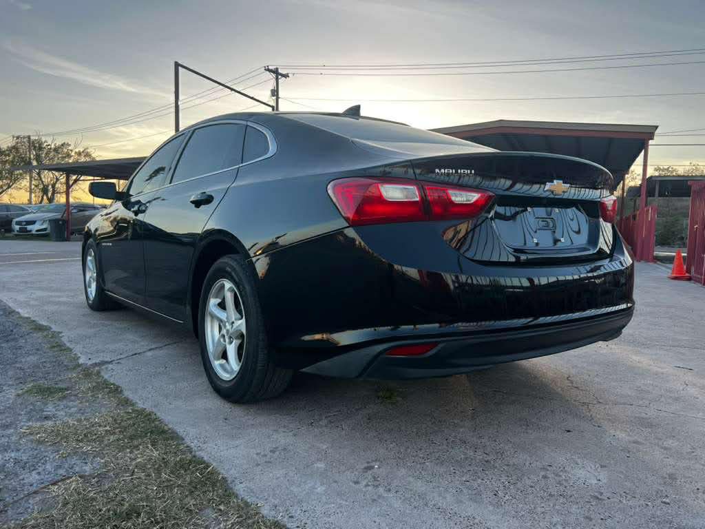 2017 Chevrolet Malibu Image 4