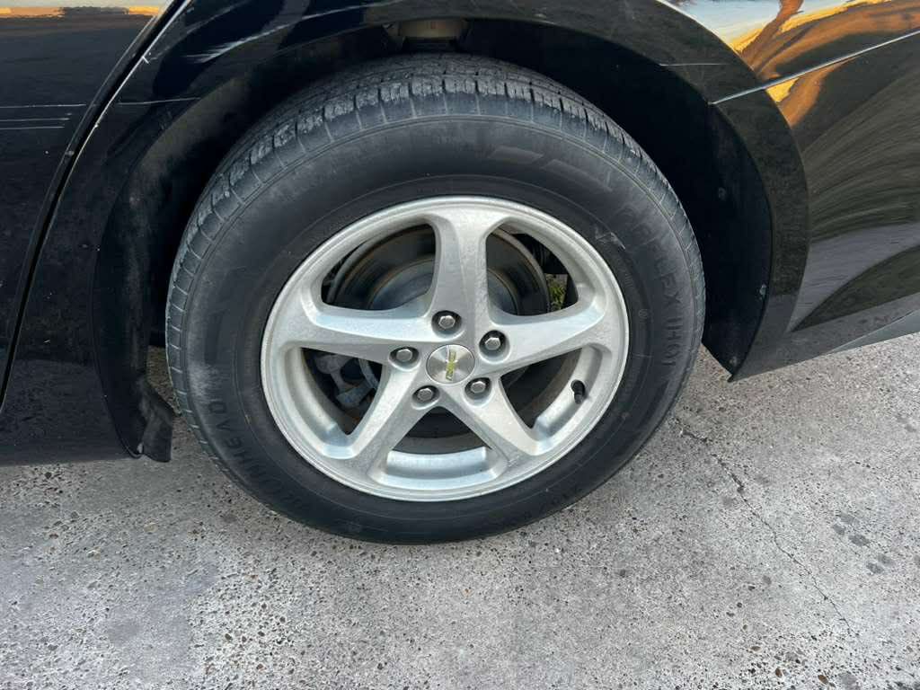 2017 Chevrolet Malibu Image 9