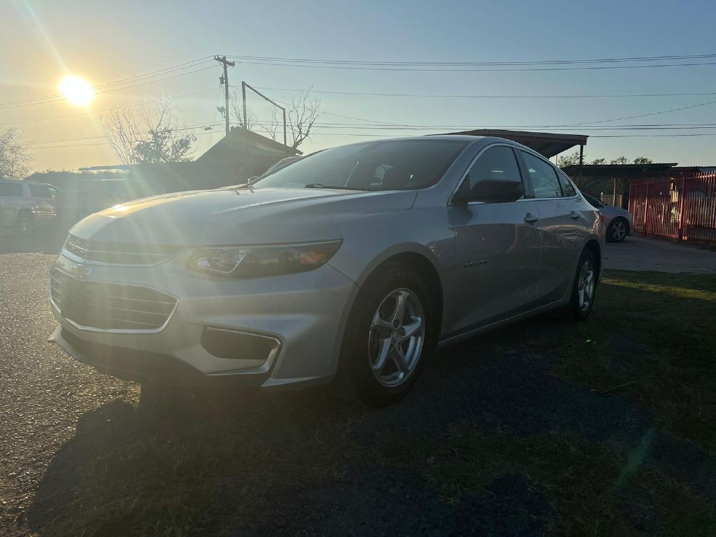 2017 Chevrolet Malibu Image 3