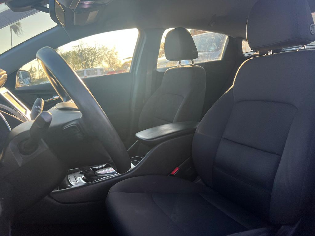2017 Chevrolet Malibu Image 7