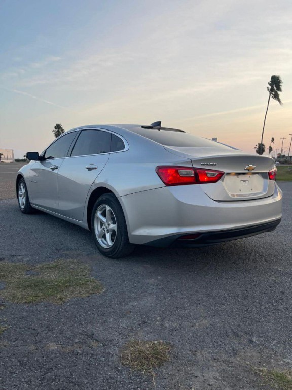 2017 Chevrolet Malibu Image 4
