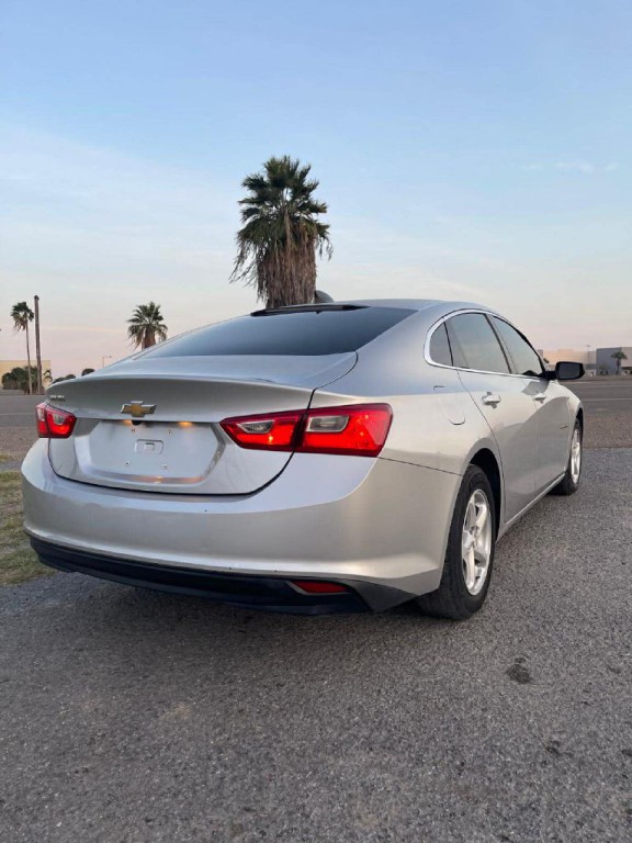 2017 Chevrolet Malibu Image 5