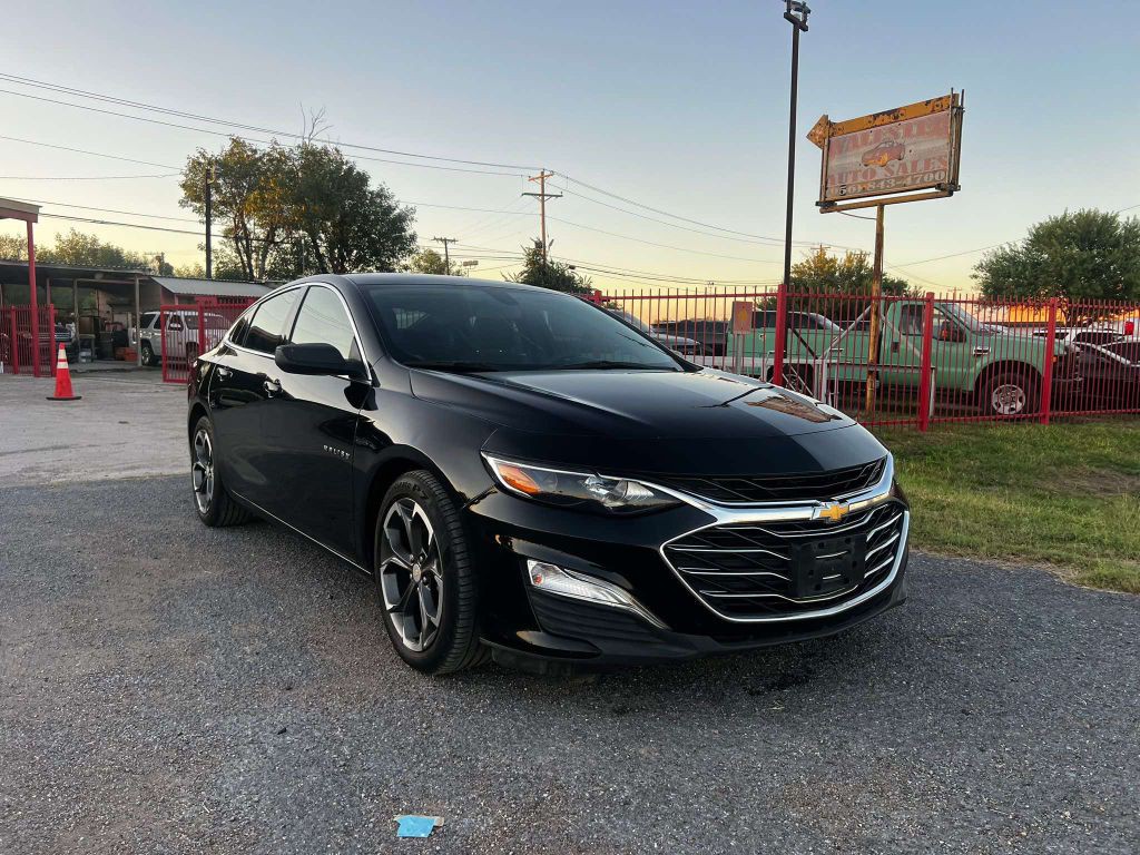 2019 Chevrolet Malibu Image 2