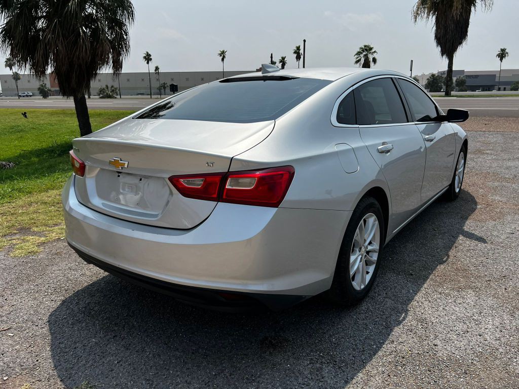 2016 Chevrolet Malibu Image 4