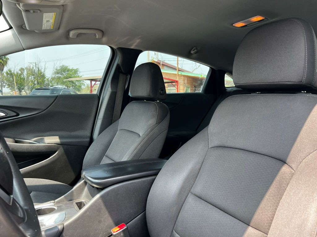 2016 Chevrolet Malibu Image 7