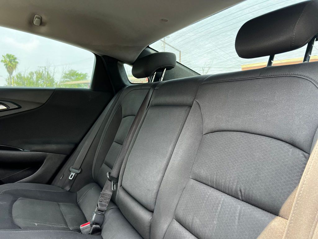 2016 Chevrolet Malibu Image 8