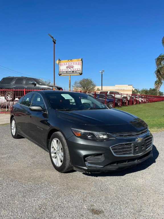 2016 Chevrolet Malibu Image 2