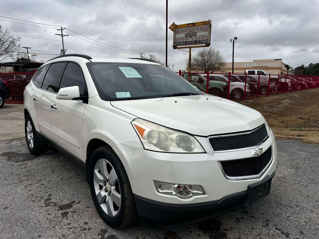 2011 Chevrolet Traverse Image 1