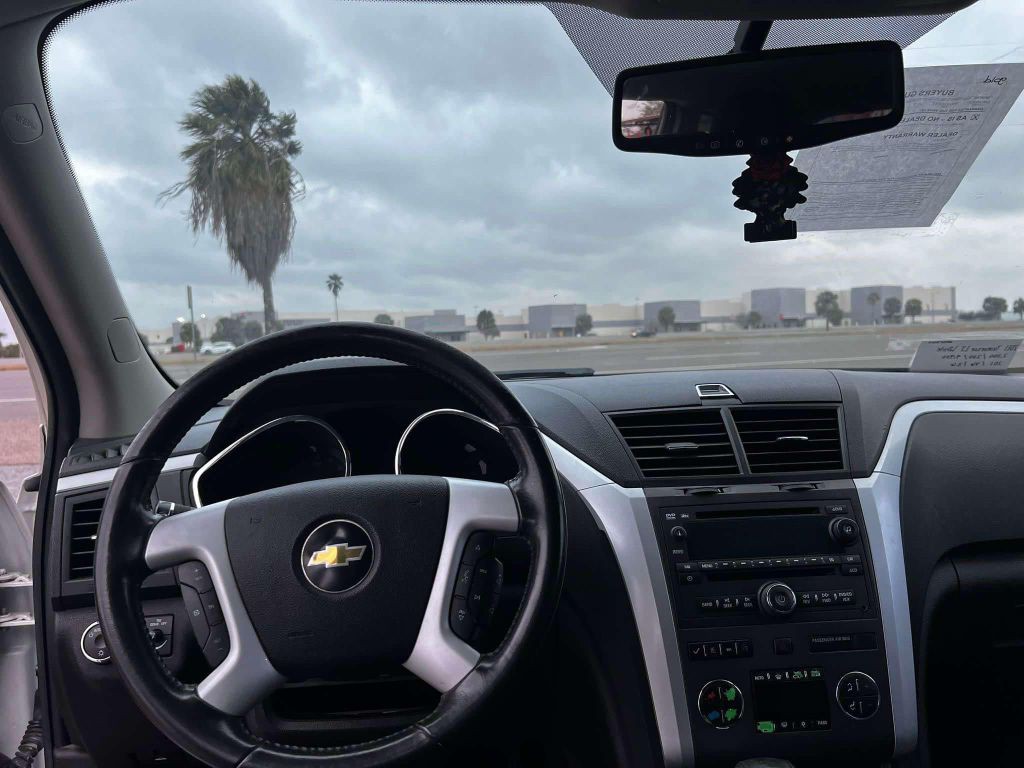 2011 Chevrolet Traverse Image 6