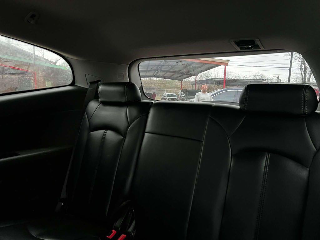 2011 Chevrolet Traverse Image 8