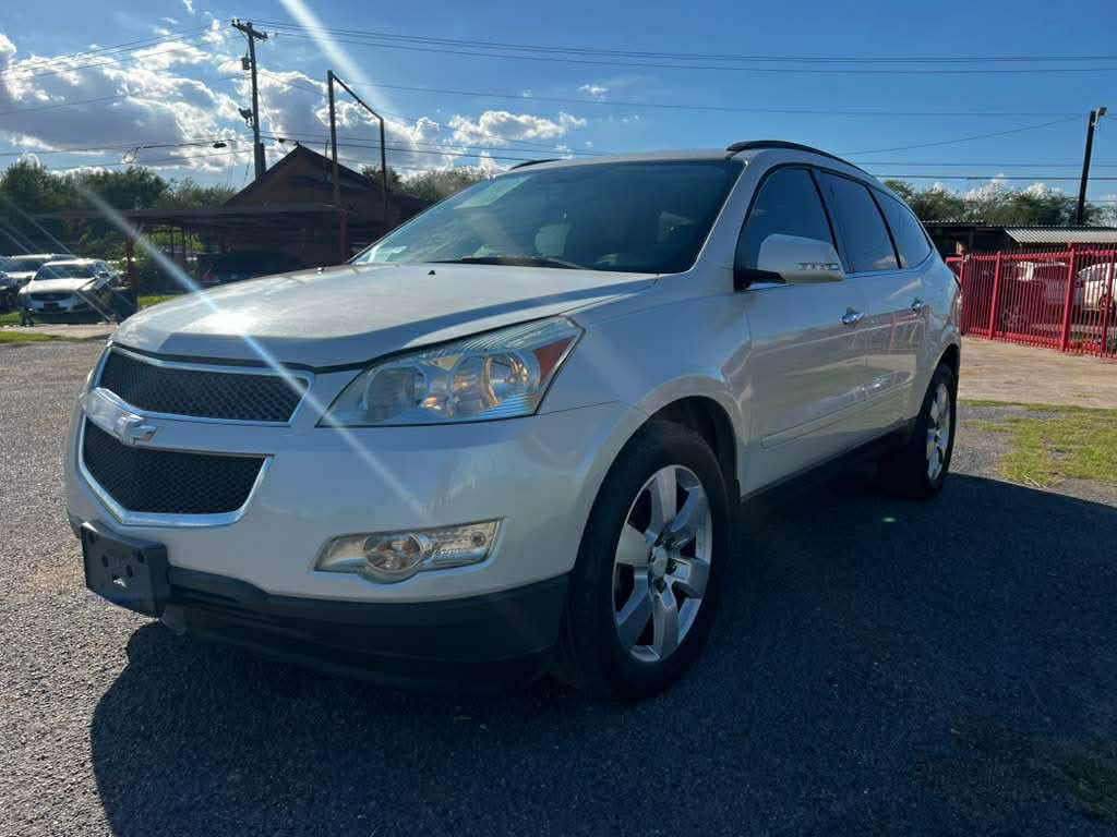 2011 Chevrolet Traverse Image 3