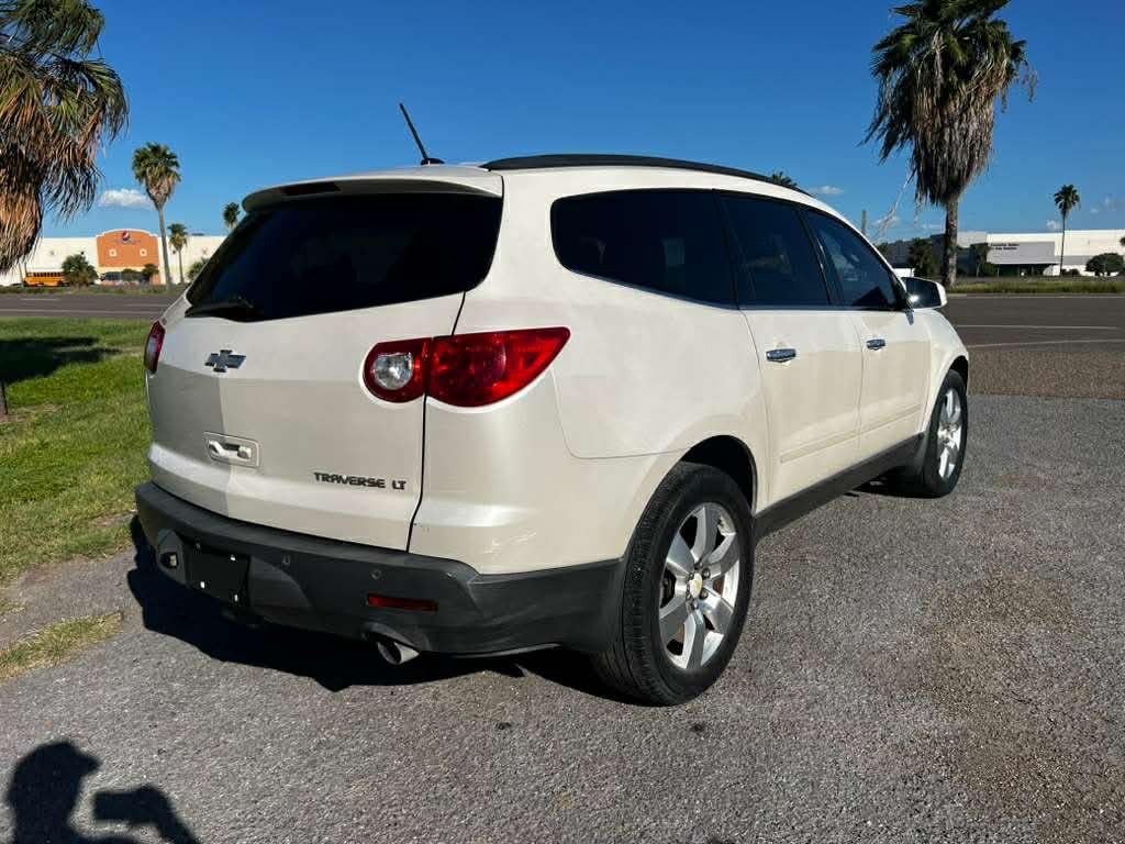 2011 Chevrolet Traverse Image 5
