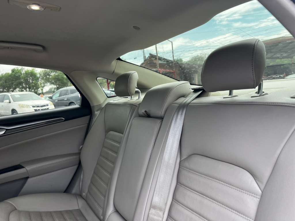 2017 Ford Fusion Image 8
