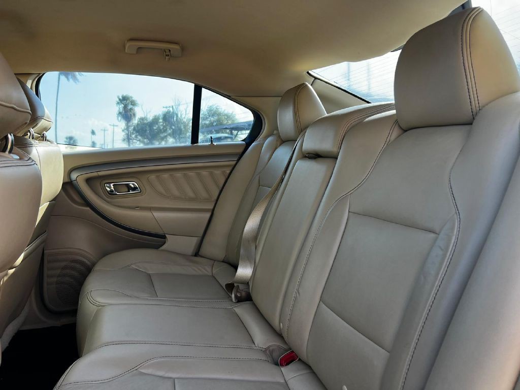 2013 Ford Taurus Image 7