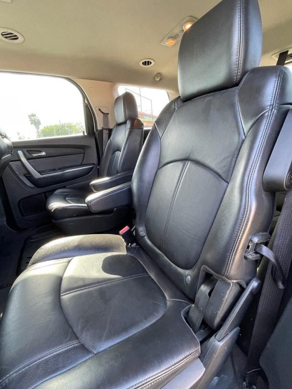 2012 GMC Acadia Image 8