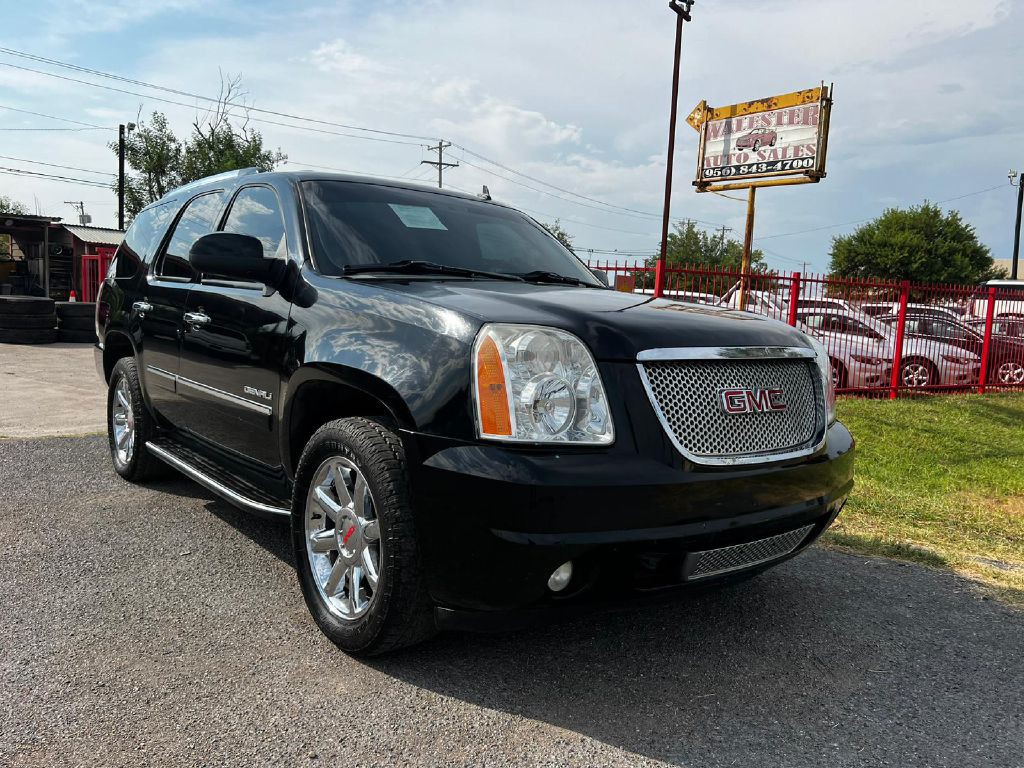 2010 GMC Yukon Image 2