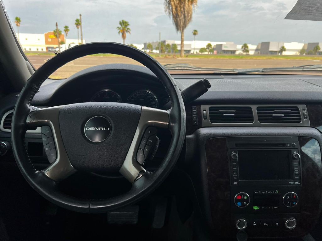 2010 GMC Yukon Image 7