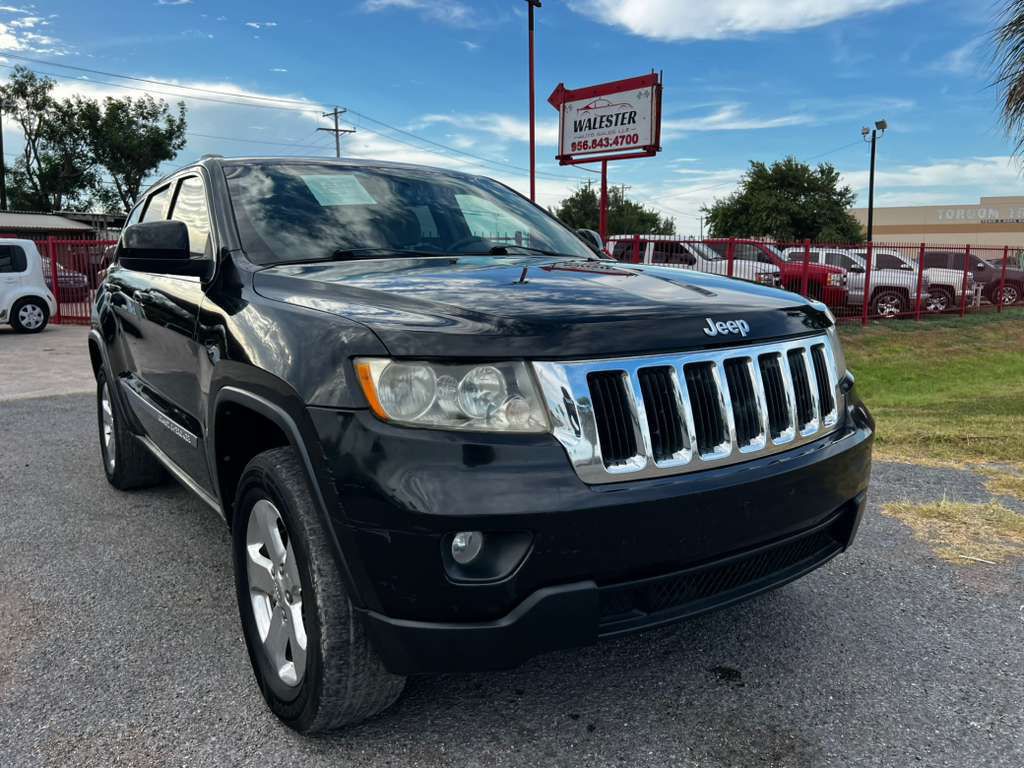 2011 Jeep Grand Cherokee Image 2
