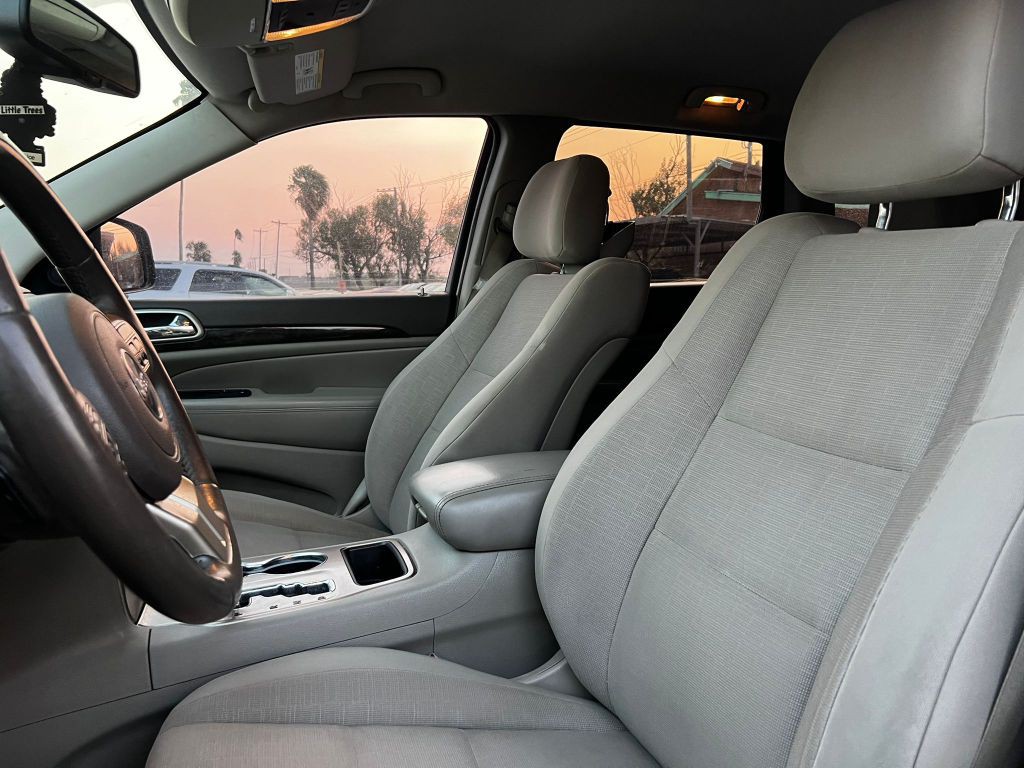 2011 Jeep Grand Cherokee Image 7