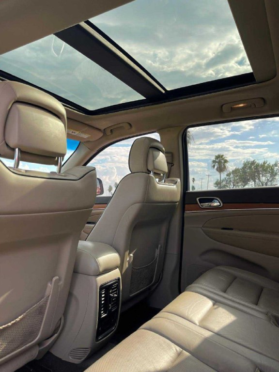 2012 Jeep Grand Cherokee Image 7