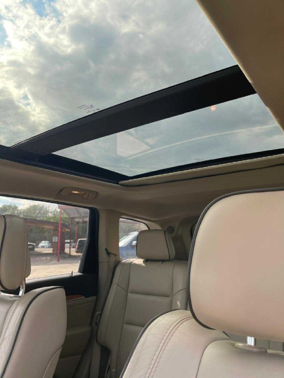 2012 Jeep Grand Cherokee Image 9