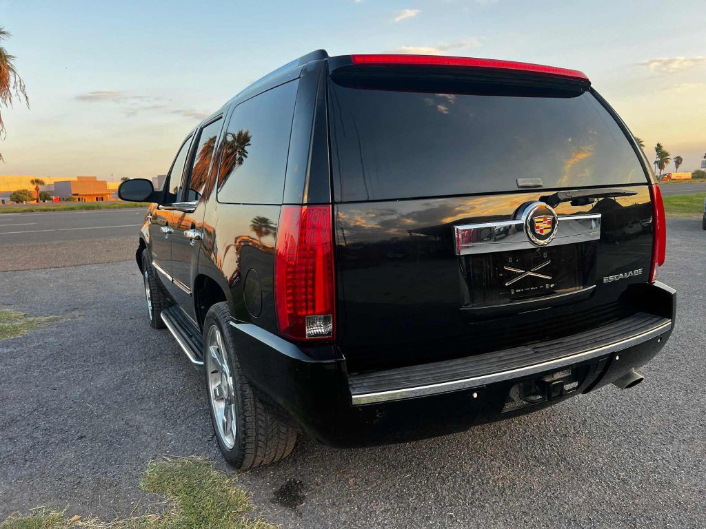 2008 Cadillac Escalade Image 4