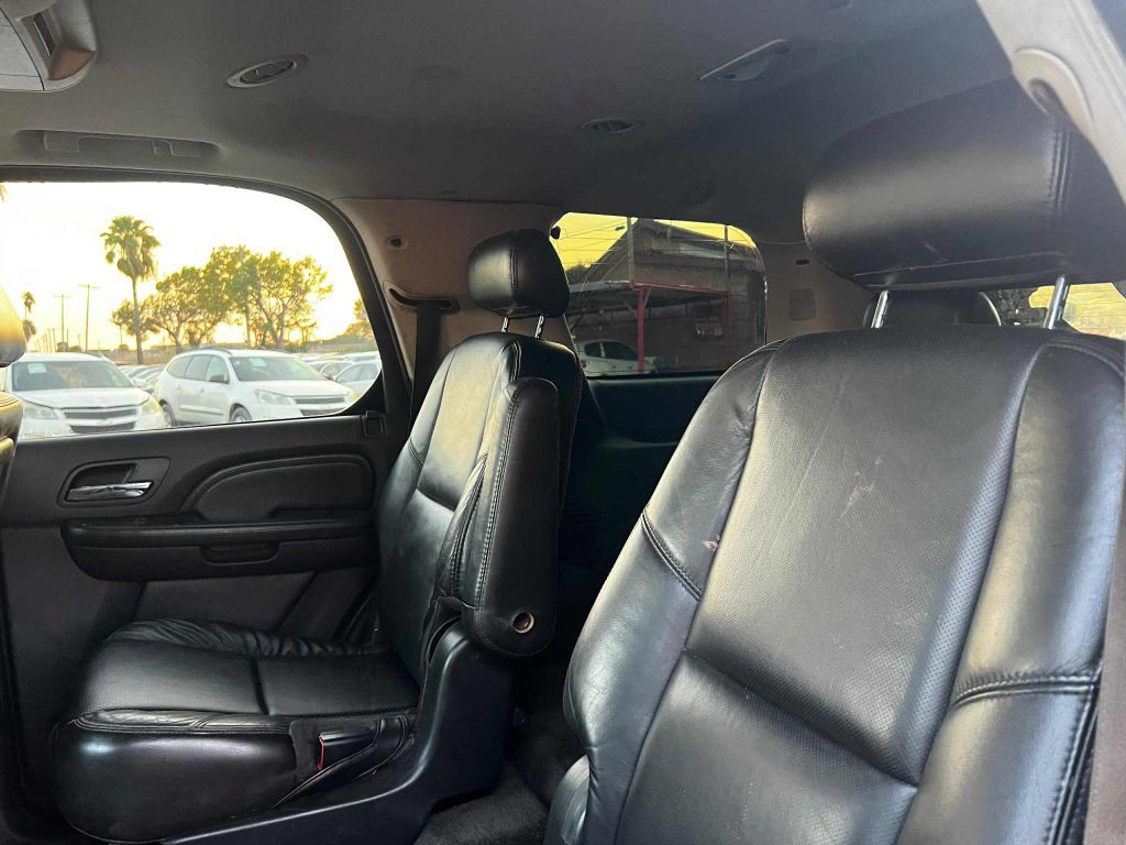 2008 Cadillac Escalade Image 7