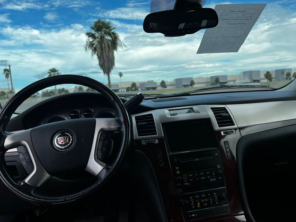 2009 Cadillac Escalade Image 7